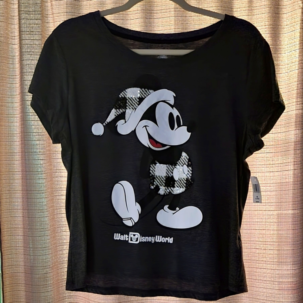 *SOLD* Disney Sequin Santa Mickey Tee Sz XL